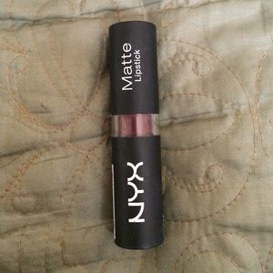 NYX Matte Lipstick #32 Siren