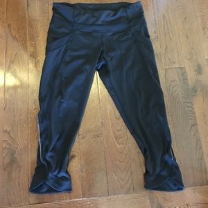 Lululemon running crops