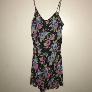 •Cleaning out Sale• Floral romper