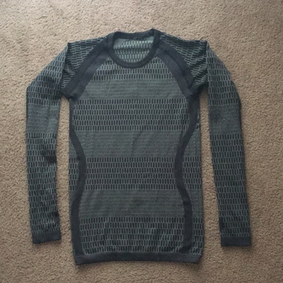 Lululemon long sleeve 6
