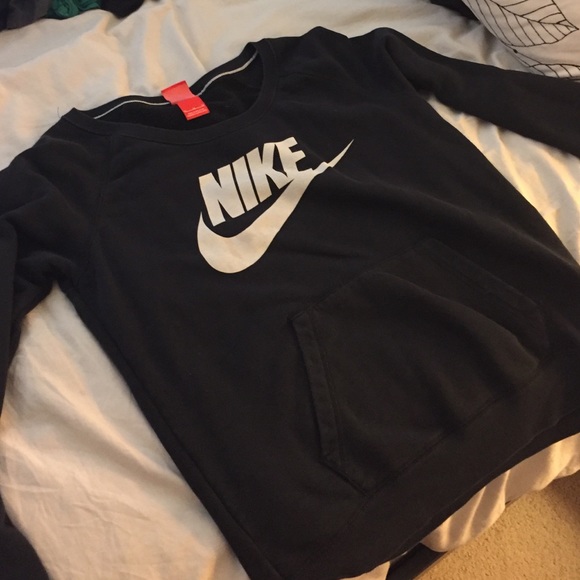 Nike Wide neck logo long sleeve