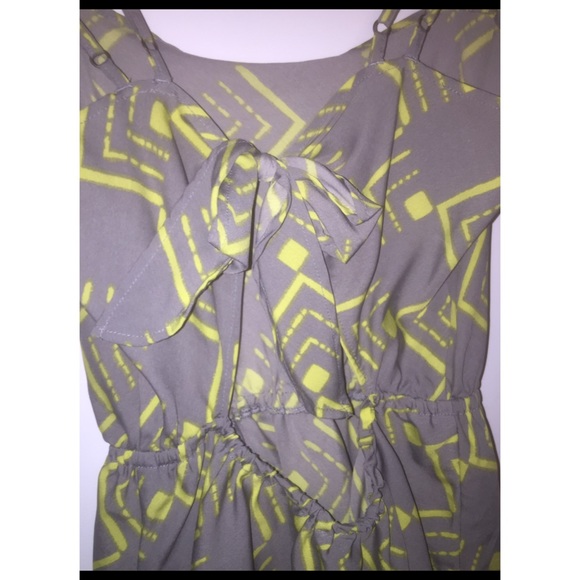 Gray blouse - Picture 4 of 4