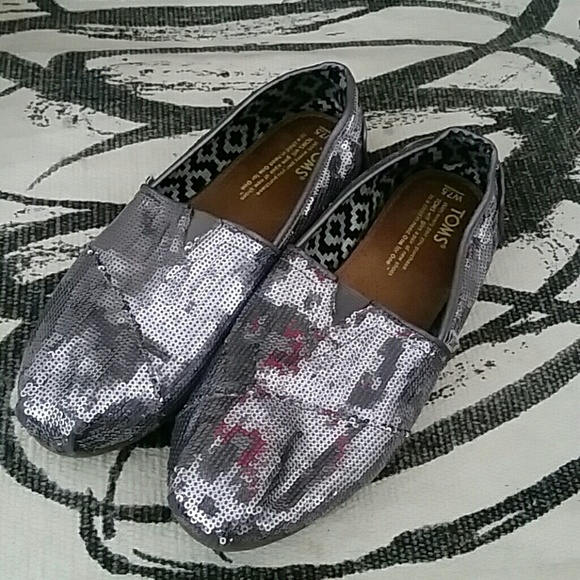 Silver glitter ? TOMS 7.5
