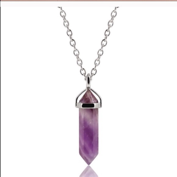 HP 🎉Purple crystal necklace - Picture 2 of 3