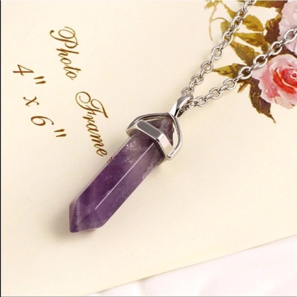HP 🎉Purple crystal necklace - Picture 3 of 3