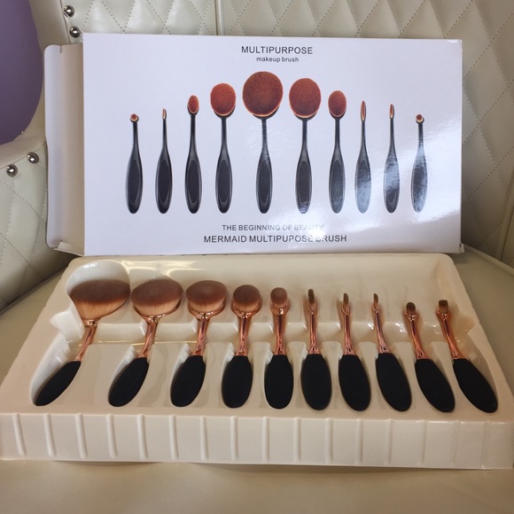 1 hr sale 💥💥💥💥Brand new oval makeup brush set - Picture 2 of 4