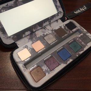Authentic Urban Decay SMOKED palette
