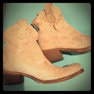 Alberto Fermani ankle boots