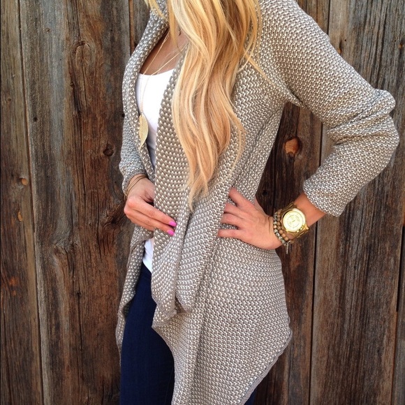 Fall in love cardigan size medium