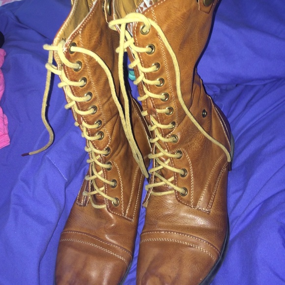 Combat boots