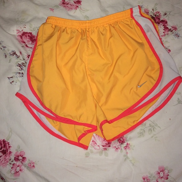 Women's nike tempo shorts