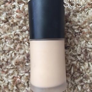 Giorgio Armani Luminous Silk Foundation