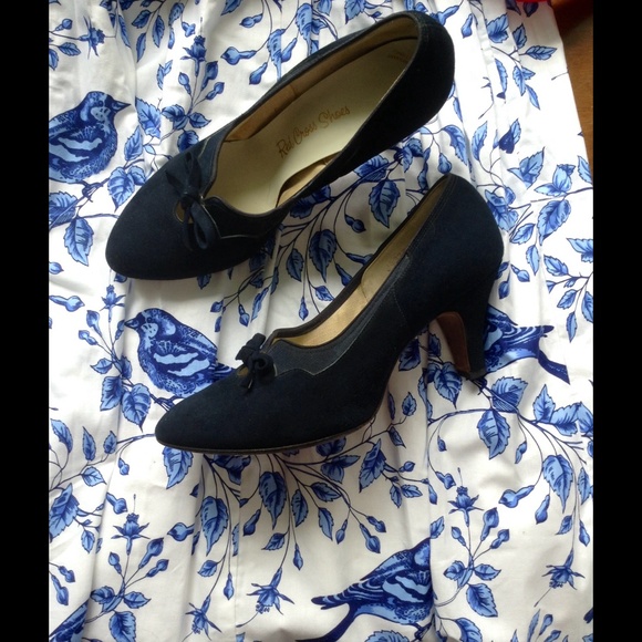 Shoes - Authentic vintage Red Cross navy bow kitten heels