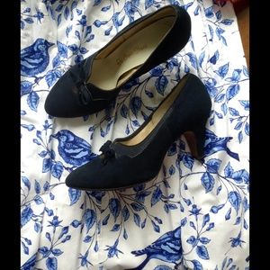Authentic vintage Red Cross navy bow kitten heels