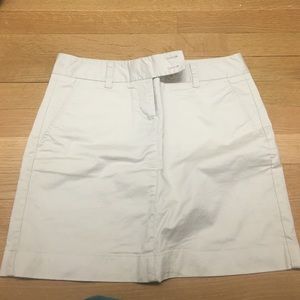Vineyard vines kahki skirt