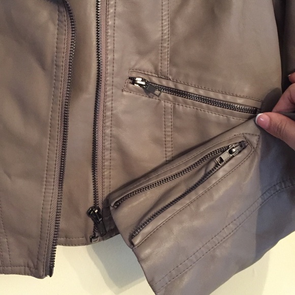Forever 21 Jacket - Picture 3 of 4