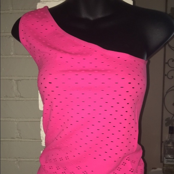 Stretching Tank Top.