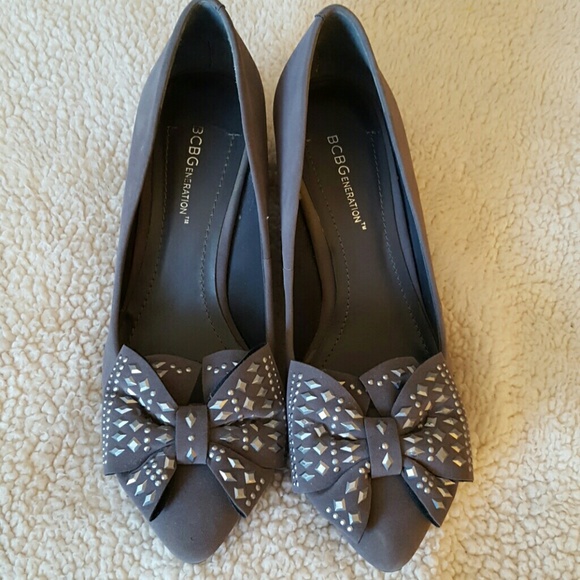 BCBG gray wedges