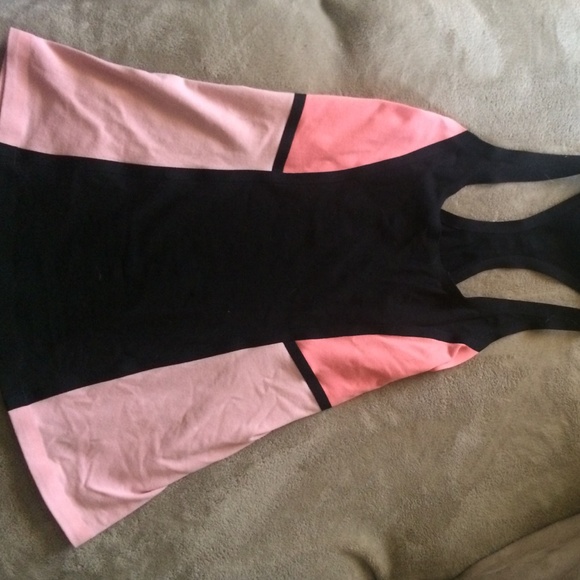 Lululemon workout tank