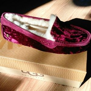 Ugg Ansley velvet wine comfy slippers