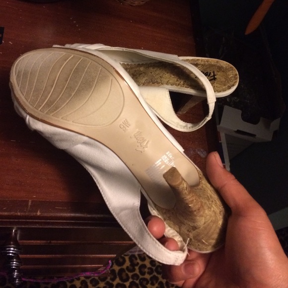 Shoes - Picture 4 of 4