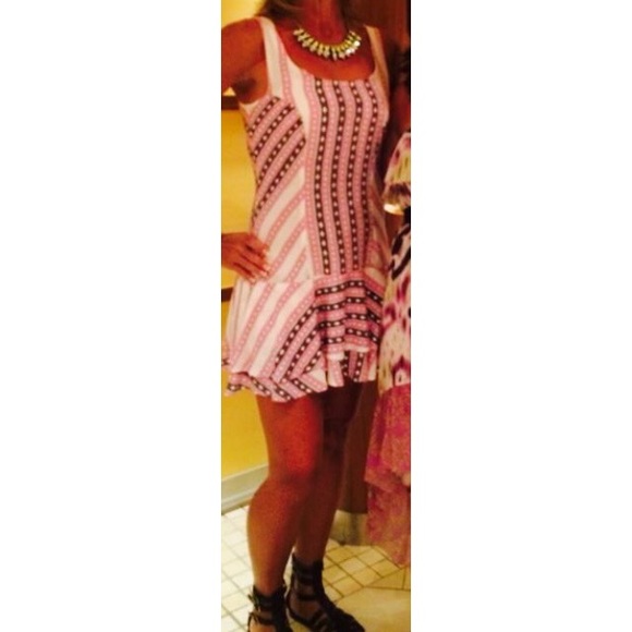 Pink grey and white dress - Picture 3 of 4