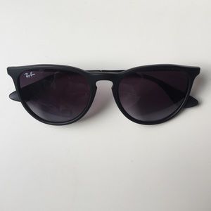 Erika Classic Ray-Ban Sunglasses (black)