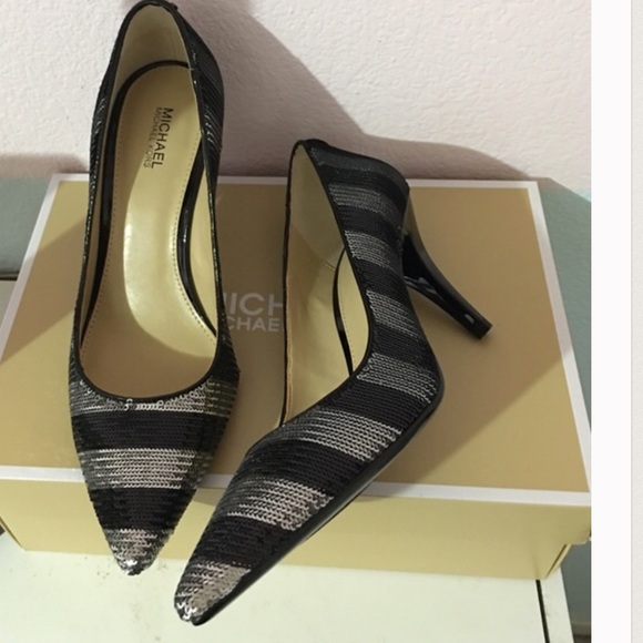 🚫SOLD🚫Michael Kors Black & Silver Sequin Heels