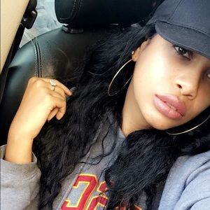 Meet your Posher, Zanisha