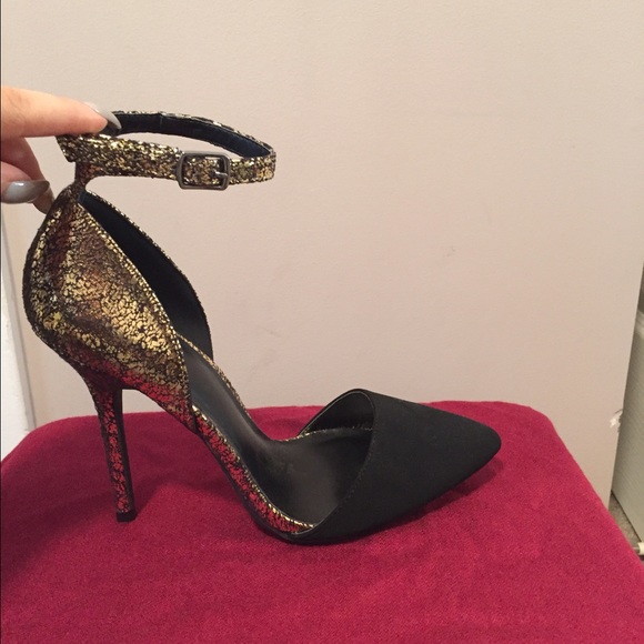 Brand new black & gold heels