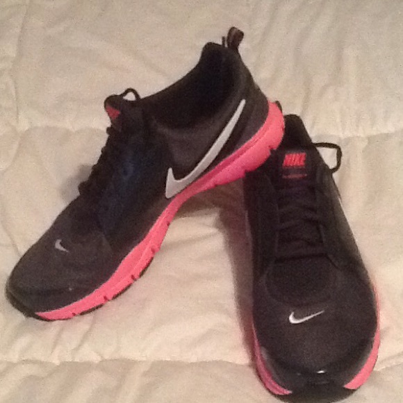 Nike tennis shoes womans size 11