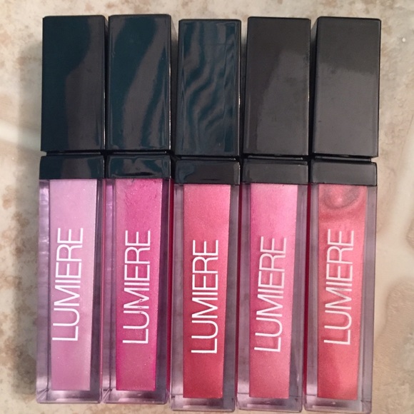 5 tubes of unused lip gloss!