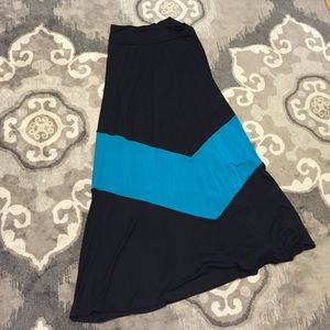 An studio black/teal maxi skirt size medium