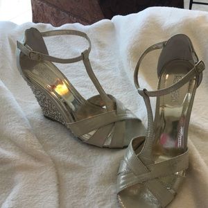 Kenneth Cole dress wedges