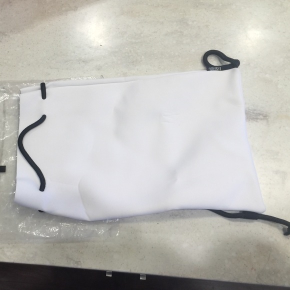 White triangl bikini (never been worn)