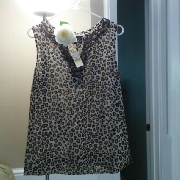 New Tommy Bahama gorgeous broidery tunic