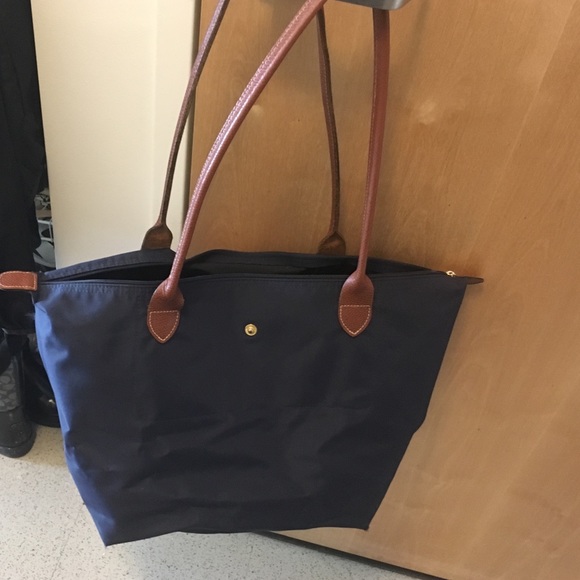 Large Longchamp le pilage navy bag