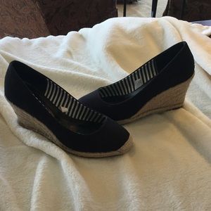 Black Merona wedges espadrilles