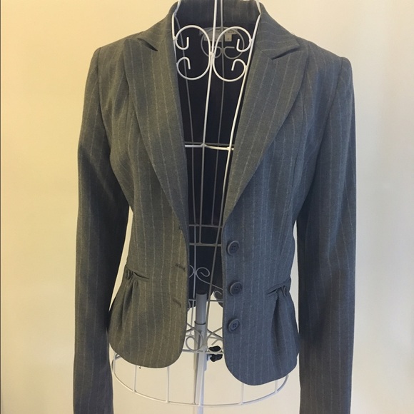 Grey Jacket - To The Max