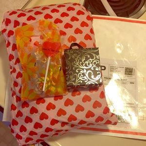 @swttuyetvanet Get excited! Your package shipped🎁