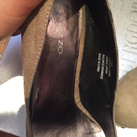 Pumps - Picture 3 of 4