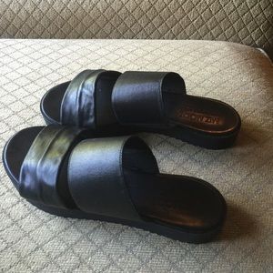 MIZ MOOZ THE INUOVO BLACK SANDALS