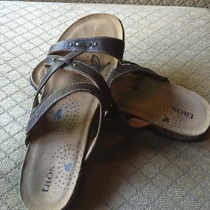 Taos Sandals Size 9