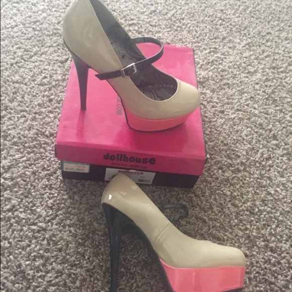 Shoes - Picture 1 of 1