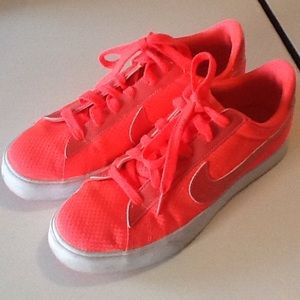 Nike hot pink sneakers