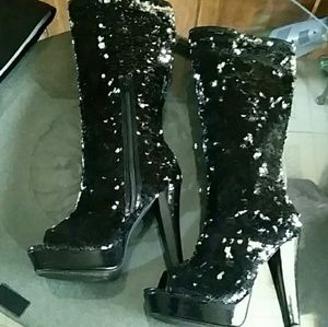 Fabulous sequin boots !