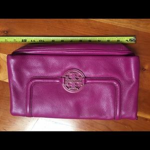 Tory Burch Bags - Tory burch magenta envelope clutch and purse Tory Burch Bags - Tory burch magenta envelope clutch and purse