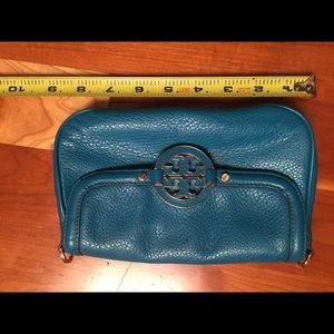 Tory Burch Bags - Tory burch small cross body real bag. Tory Burch Bags - Tory burch small cross body real bag.