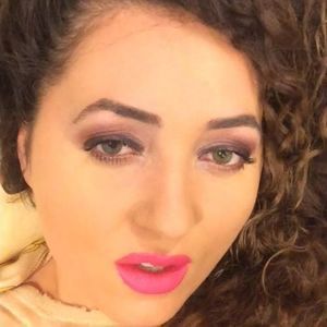 Meet your Posher, Adriana