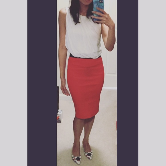 Helmut Lang Vein (red) Lambskin Pencil Skirt - Picture 3 of 4